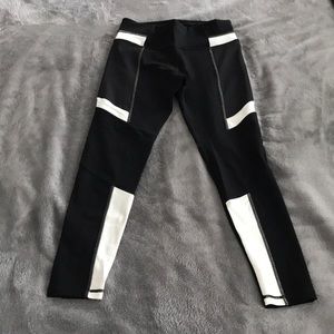 BETSEY JOHNSON PERFORMANCE LEGGINGS